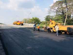 กรมทางหลวงชนบท ปรับพื้นที่ถนนสาย ปท.3009 เตรียมรับเสด็จฯ