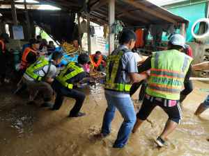 กรมทางหลวงชนบท เร่งช่วยเหลือประชาชนในพื้นที่จังหวัดเลย พร้อมติดตามสถานการณ์อุทกภัยอย่างใกล้ชิด ตามข้อสั่งการของรัฐมนตรีว่าการกระทรวงคมนาคม